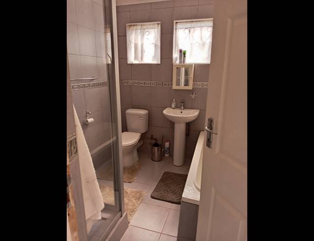 2 BEDROOM HOUSE FOR SALE IN LOTUS PARK